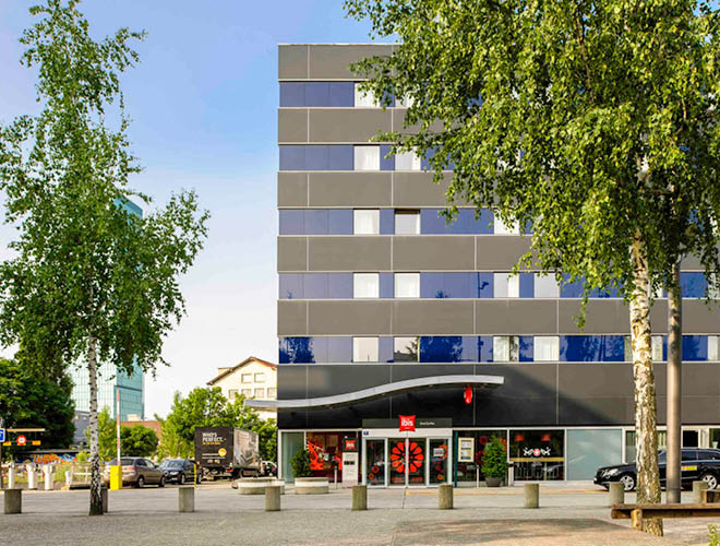 https://www.accorhotels.com/2942