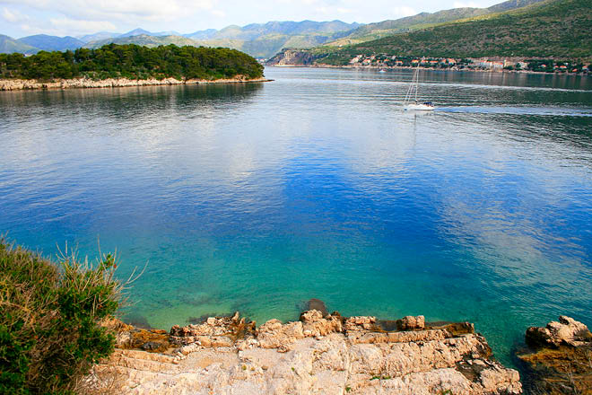 Idyllic Croatia turquoise Adriatic sea, turquoise translucent beach, Elafiti islands ( Kolocep, Sipan and Lopud ) panorama – Dalmatia, Croatia
