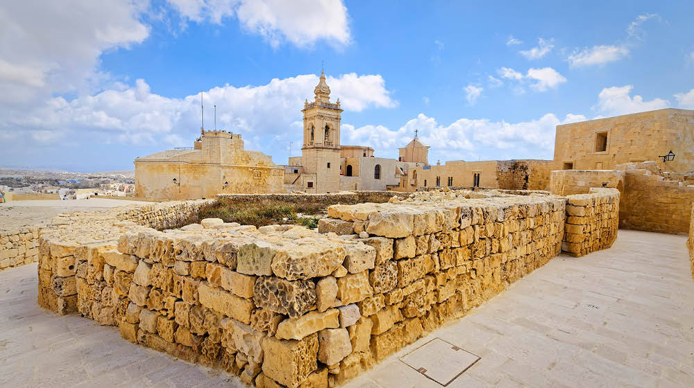 Walk around the Citadel of Gozo
