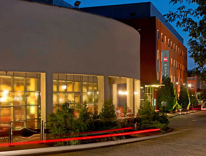 https://all.accor.com/3110